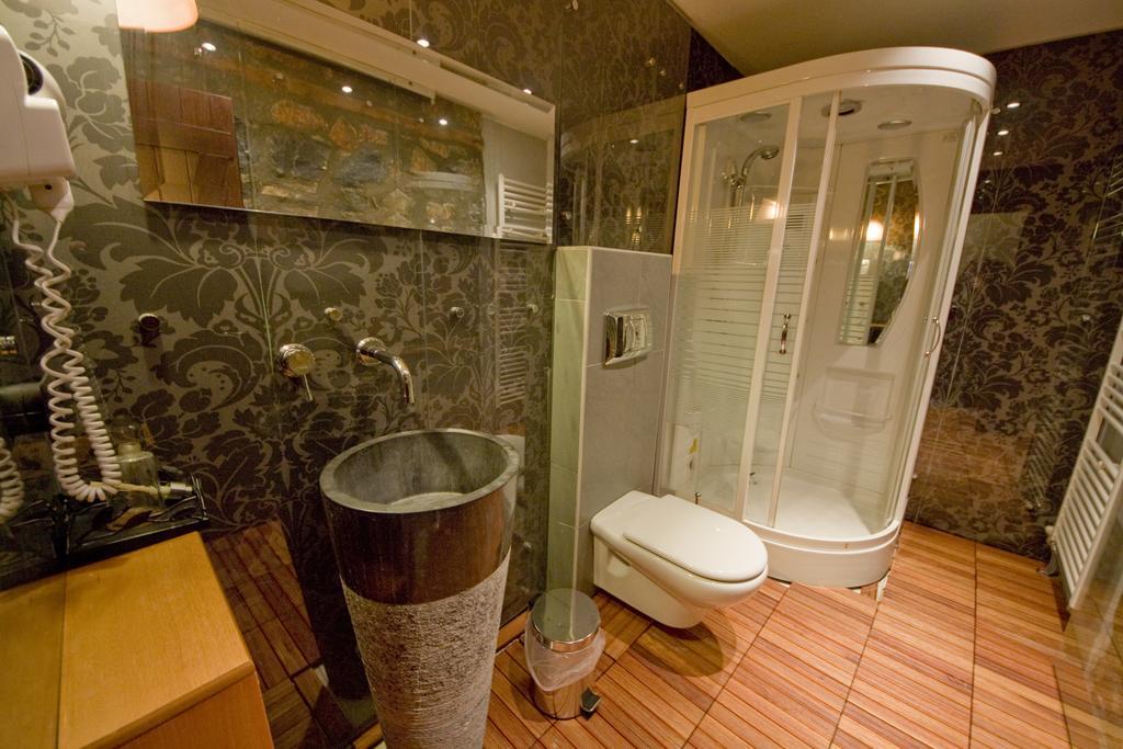 Onar Guesthouse Палеос Агиос Атанасиос Екстериор снимка