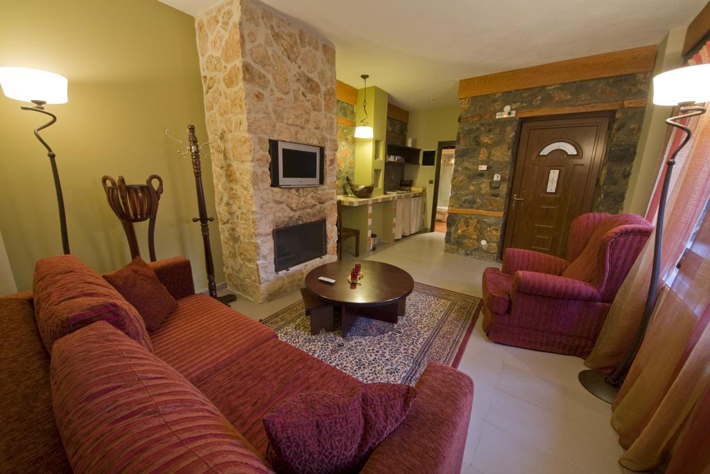 Onar Guesthouse Палеос Агиос Атанасиос Екстериор снимка